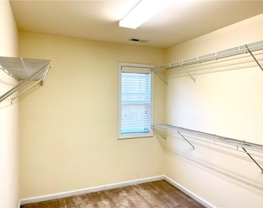 981 Brownstone Lane - Photo Thumbnail 32