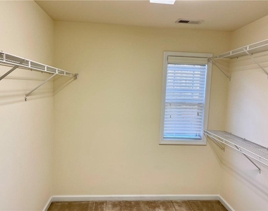981 Brownstone Lane - Photo Thumbnail 31