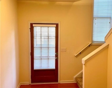 981 Brownstone Lane - Photo Thumbnail 5
