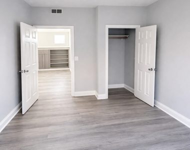 843 E Marquette Road - Photo Thumbnail 4