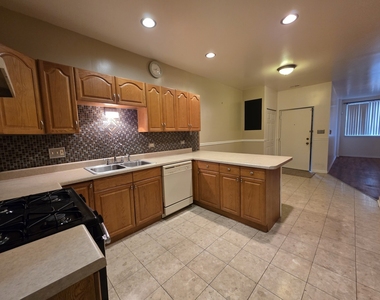 6739 S Merrill Avenue - Photo Thumbnail 7
