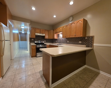 6739 S Merrill Avenue - Photo Thumbnail 6