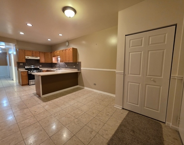 6739 S Merrill Avenue - Photo Thumbnail 4