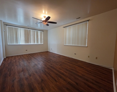 6739 S Merrill Avenue - Photo Thumbnail 3