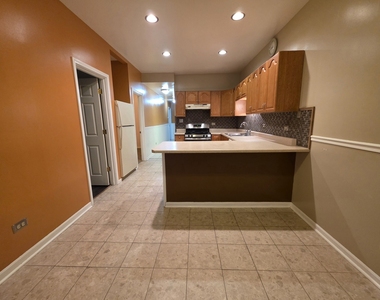 6739 S Merrill Avenue - Photo Thumbnail 5