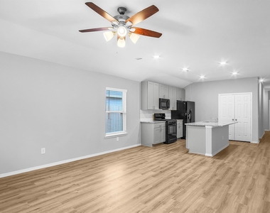 9605 Last Maples Trail - Photo Thumbnail 14