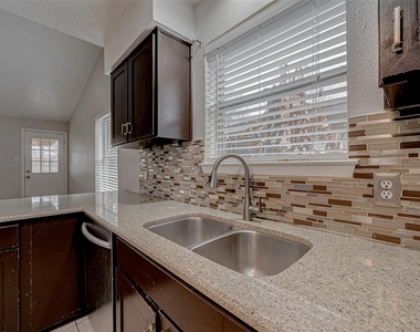 10322 Clarktower Lane - Photo Thumbnail 8