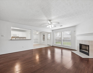 5606 Cozy Terrace Lane - Photo Thumbnail 2
