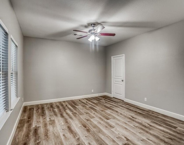6006 Lovage Avenue - Photo Thumbnail 6