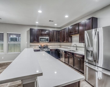 6006 Lovage Avenue - Photo Thumbnail 4