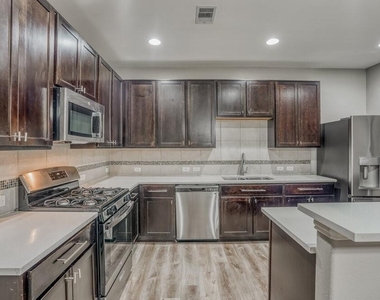 6006 Lovage Avenue - Photo Thumbnail 5