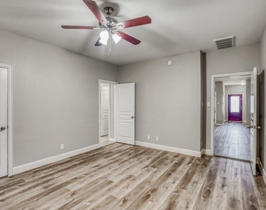6006 Lovage Avenue - Photo Thumbnail 7