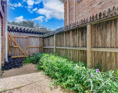 6410 Del Monte Drive - Photo Thumbnail 20