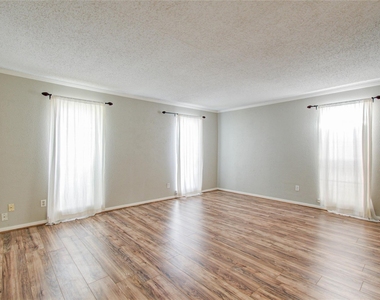 6410 Del Monte Drive - Photo Thumbnail 3