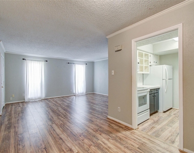 6410 Del Monte Drive - Photo Thumbnail 7