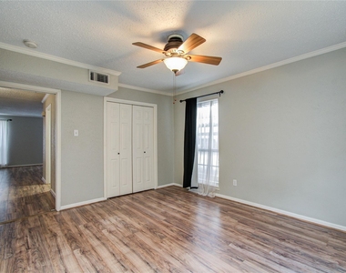 6410 Del Monte Drive - Photo Thumbnail 15