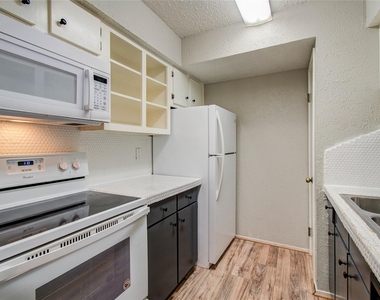 6410 Del Monte Drive - Photo Thumbnail 10