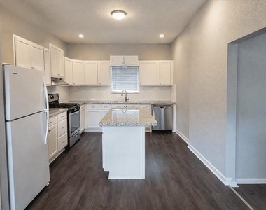 511 W Cleveland Street - Photo Thumbnail 3