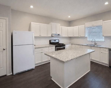 511 W Cleveland Street - Photo Thumbnail 1