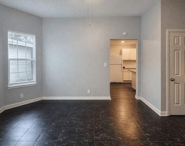 511 W Cleveland Street - Photo Thumbnail 8