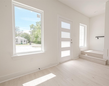 4135 Mallow St Unit B - Photo Thumbnail 1