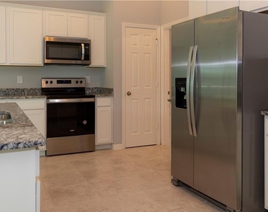 1400 Sw 1st Terrace - Photo Thumbnail 6
