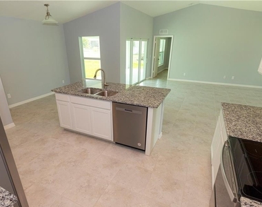 1400 Sw 1st Terrace - Photo Thumbnail 5