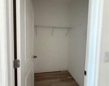 1135 Harvest Avenue - Photo Thumbnail 4