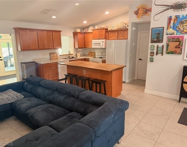 3195 Mayflower Terrace - Photo Thumbnail 2
