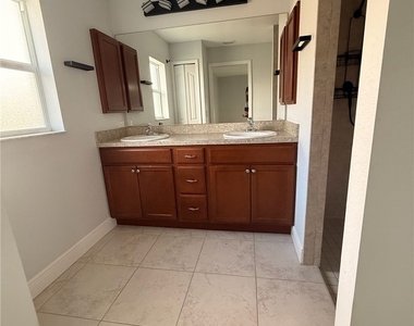 3195 Mayflower Terrace - Photo Thumbnail 15