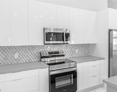 3604 29th Street Sw - Photo Thumbnail 5