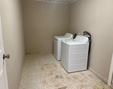 6743 Crestmont Street - Photo Thumbnail 5