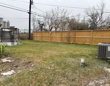 6743 Crestmont Street - Photo Thumbnail 9