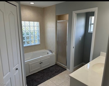 1804 Nw 20th Place - Photo Thumbnail 18
