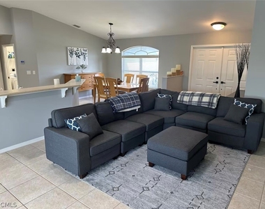 1804 Nw 20th Place - Photo Thumbnail 3