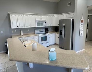 1804 Nw 20th Place - Photo Thumbnail 7