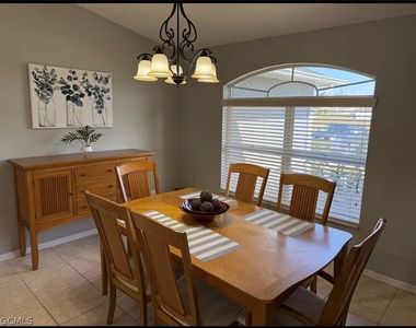 1804 Nw 20th Place - Photo Thumbnail 10