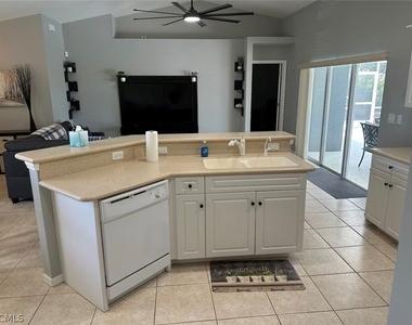 1804 Nw 20th Place - Photo Thumbnail 8