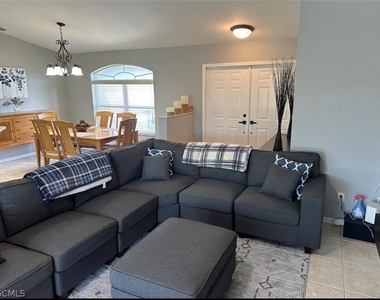 1804 Nw 20th Place - Photo Thumbnail 6