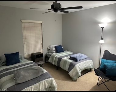 1804 Nw 20th Place - Photo Thumbnail 12