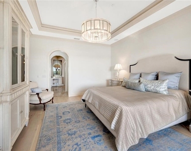 2542 Marquesa Royale Lane - Photo Thumbnail 17