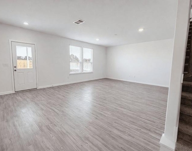 14866 Ash Landing Drive - Photo Thumbnail 4