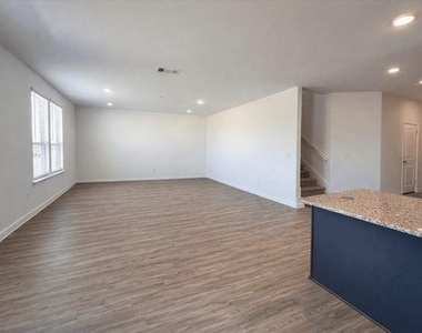 14866 Ash Landing Drive - Photo Thumbnail 5
