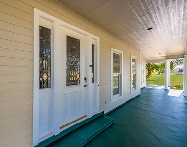 4610 Lea Lane - Photo Thumbnail 2