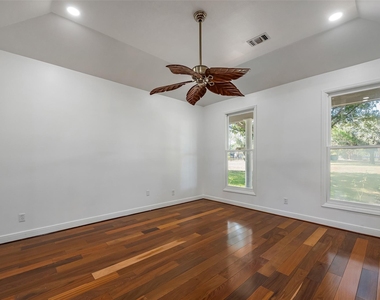 4610 Lea Lane - Photo Thumbnail 8