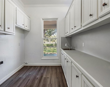 4610 Lea Lane - Photo Thumbnail 22