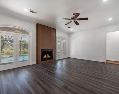 4610 Lea Lane - Photo Thumbnail 12
