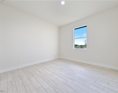 3008 23rd Street Sw - Photo Thumbnail 7