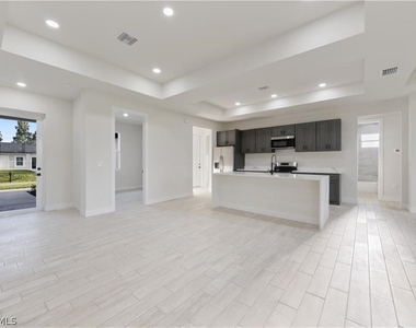 3008 23rd Street Sw - Photo Thumbnail 5