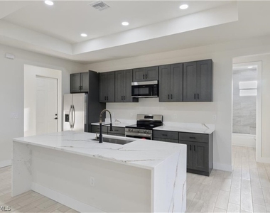 3008 23rd Street Sw - Photo Thumbnail 4